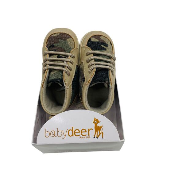 NWT Baby Deer Size 3 (6-9M) Camo Soft Sole Lace Up Shoes - Picture 2 of 4